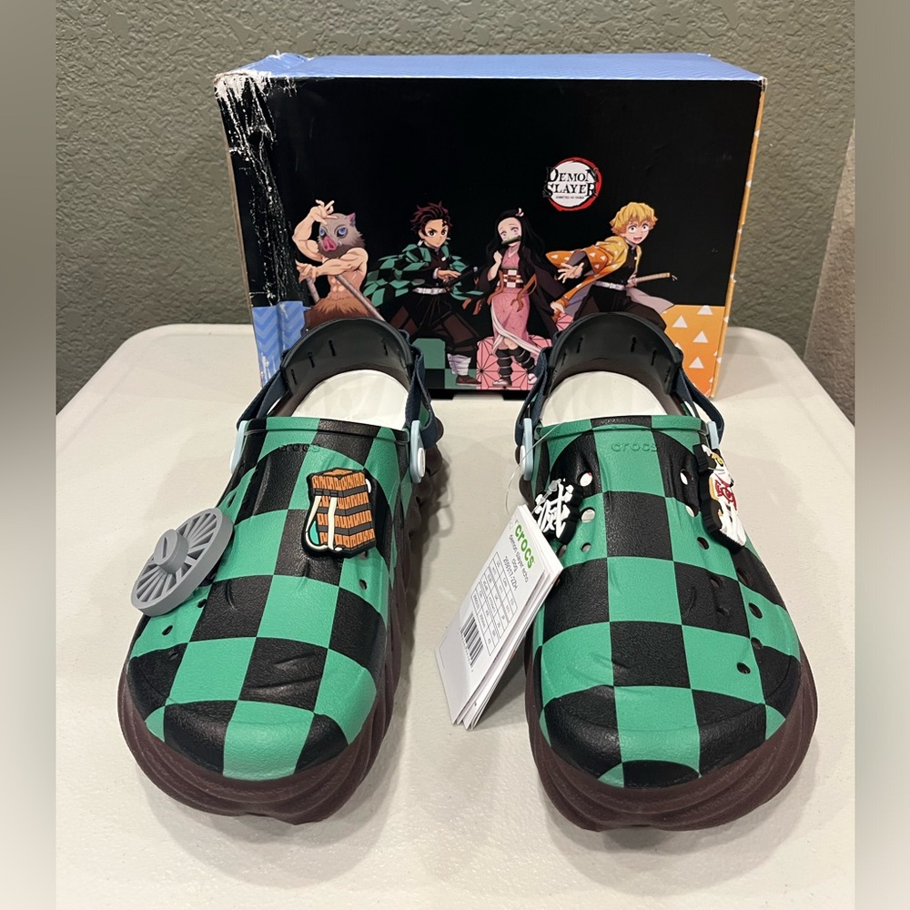 NEW Crocs Demon Slayer TANJIRO Echo Clog Mens Size 11 NWT